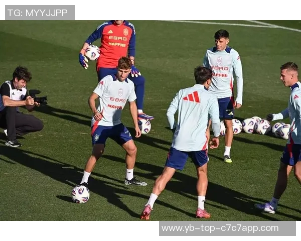 梅里诺谈西班牙队伤缺亚马尔和尼科的影响并强调全力以赴的决心